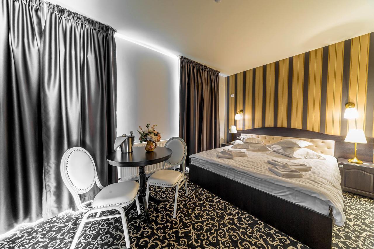 Hotel Complex Havana Tirgu Ocna Ngoại thất bức ảnh