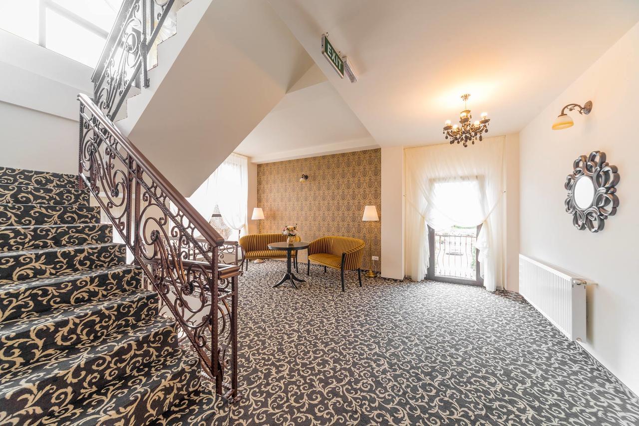 Hotel Complex Havana Tirgu Ocna Ngoại thất bức ảnh